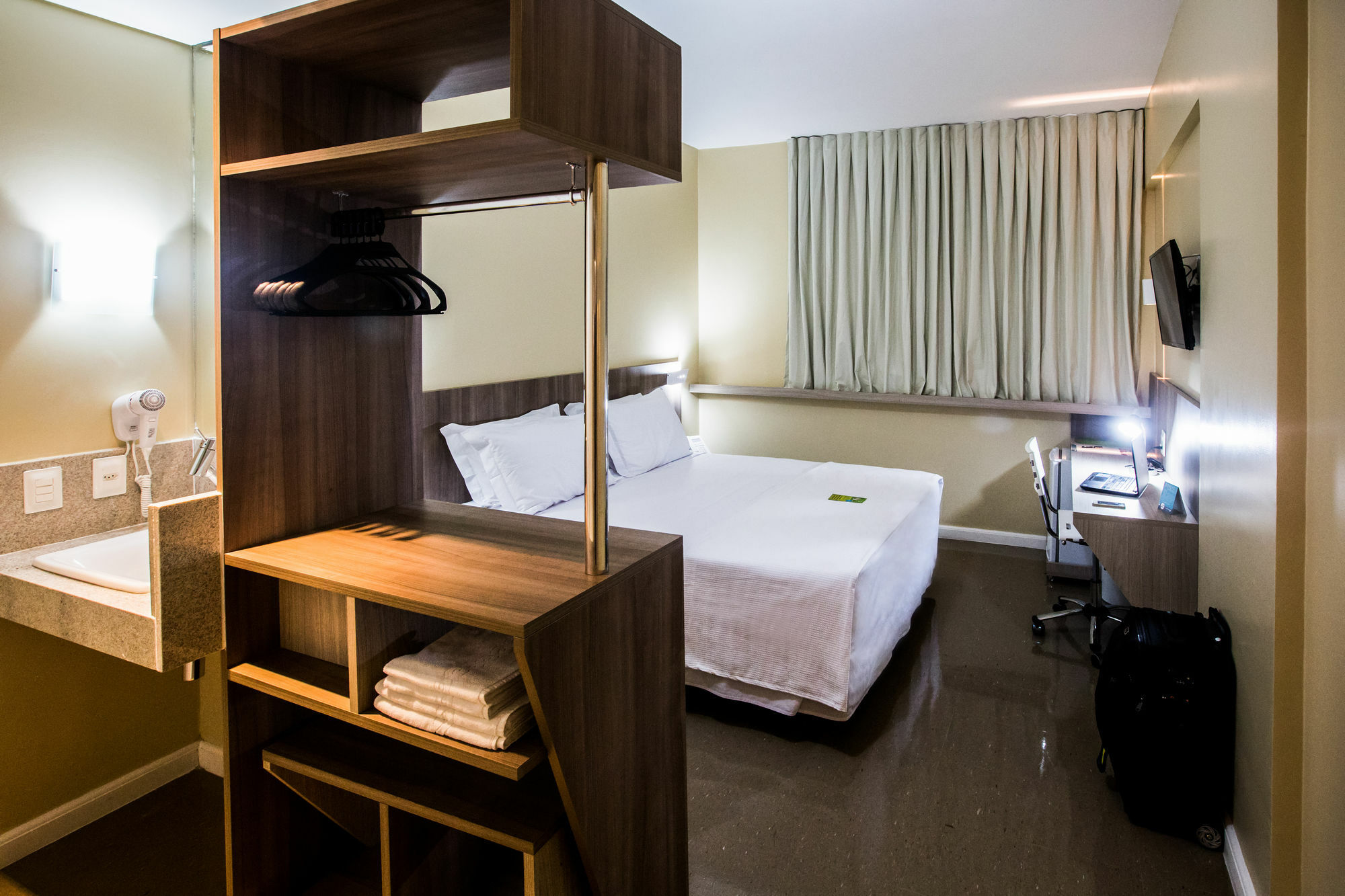 Slim Cuiaba Aeroporto Hotel Ngoại thất bức ảnh