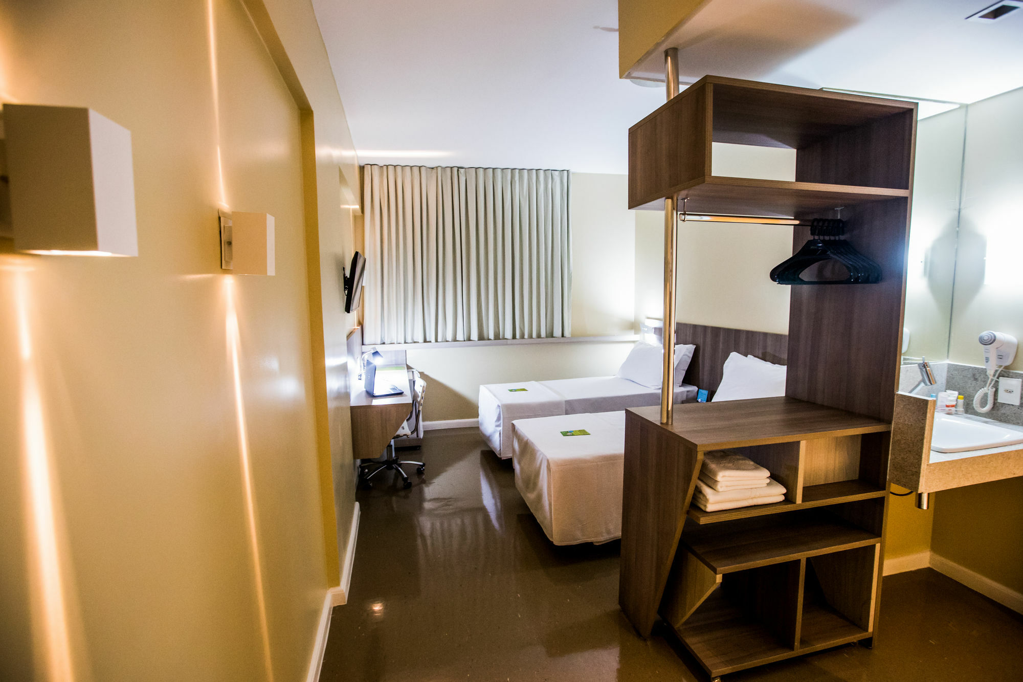 Slim Cuiaba Aeroporto Hotel Ngoại thất bức ảnh